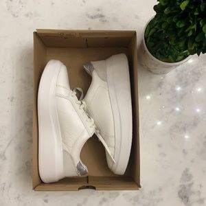 Brand New Women’s UGG Shoes, Size US 6.5